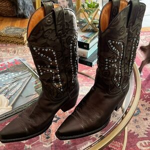 Iconic FRYE WOMENS COWBOY BOOTS 🤠